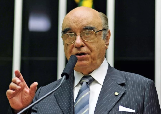 Grupo do PSDB quer que Bonifácio de Andrada se licencie do partido