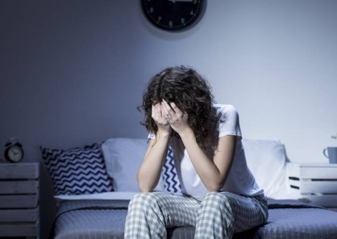 Acordar muito cedo aumenta risco de depressão em jovens