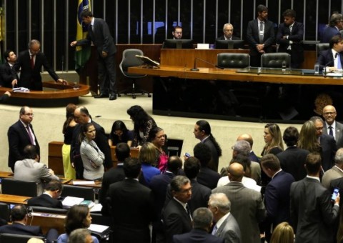 Câmara aprova fundo eleitoral com recurso público para 2018