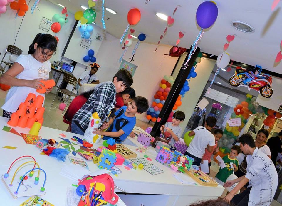 Loja do Amor: Shopping em Manaus realiza arrecadação de brinquedos no mês das crianças
