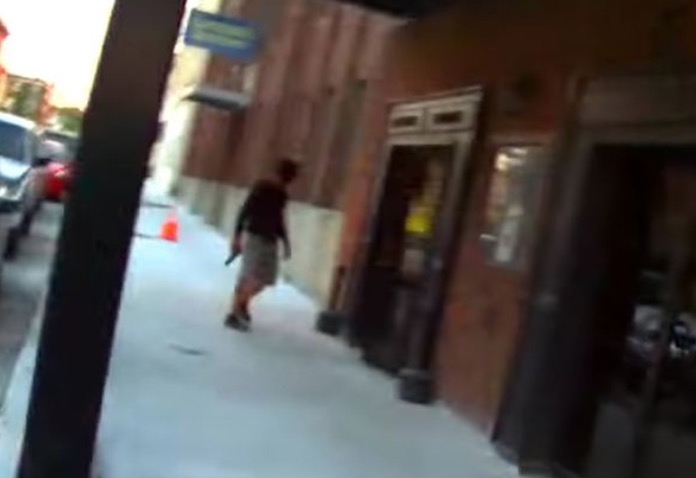 Polícia atira em ator após confundir cena de filme com roubo real 