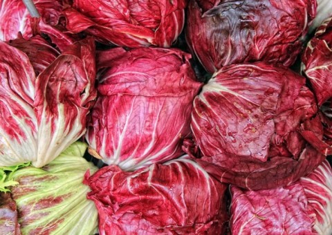 Hortaliça de sabor amargo é fonte de Cálcio, Ferro e vitaminas