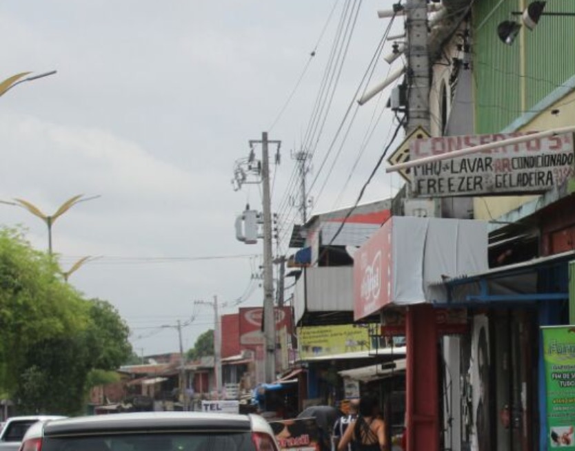 Dois são atropelados e espancados a marteladas após cometer assalto em Manaus