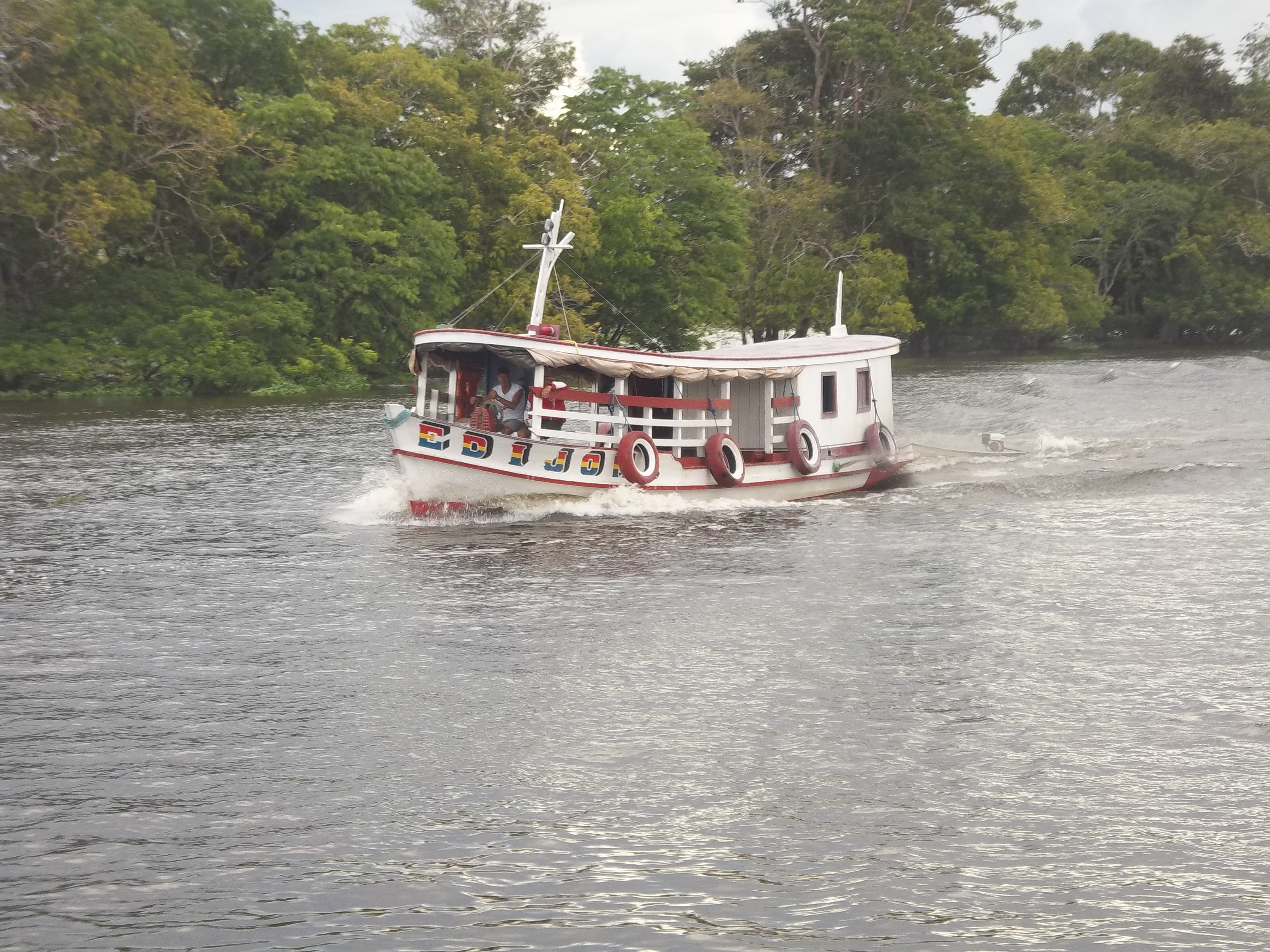 Confronto entre policiais e traficantes termina com dois militares feridos no Amazonas