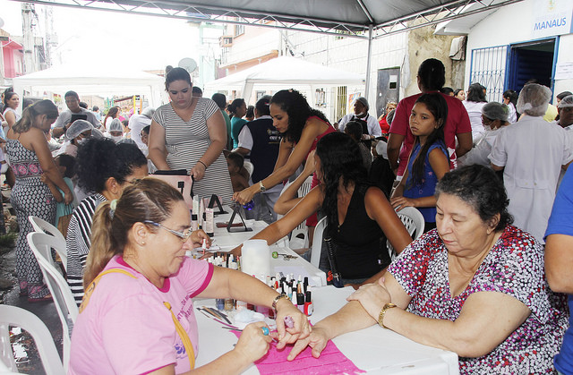Projeto “Saúde na Comunidade” atende o Alvorada com ação da campanha Outubro Rosa