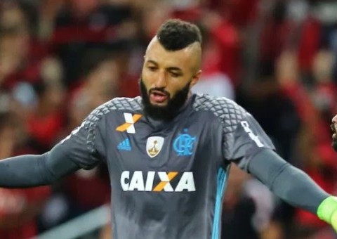 'Gato' de energia é encontrado na casa do goleiro Alex Muralha