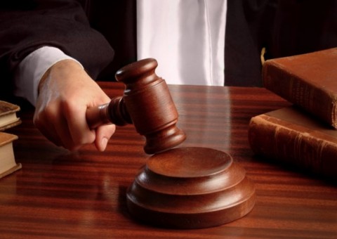 Juiz troca nudes e favores sexuais por penas mais curtas 