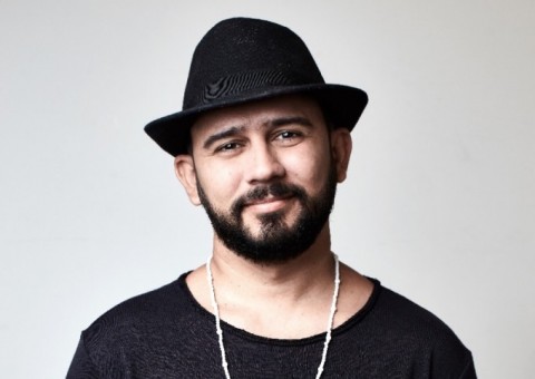 Um jeito arretado de empreender: Bráulio Bessa traz sua palestra show a  Manaus