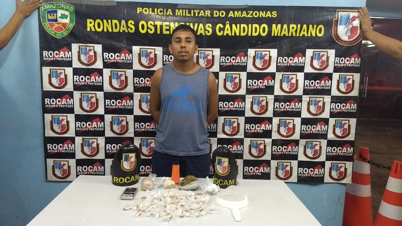 Em Manaus, homem é preso suspeito de vender drogas em casa abandonada