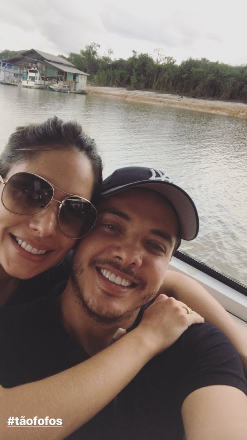 Wesley Safadão e esposa curtem passeio por Manaus: 'encantada'