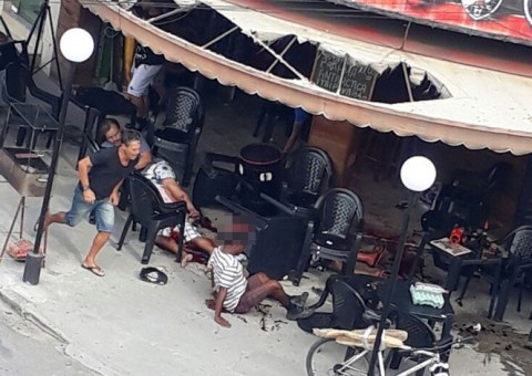 Ataque a tiros em lanchonete deixa várias pessoas feridas