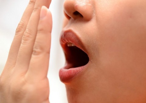 4 Mentiras que nos contam sobre o mau hálito