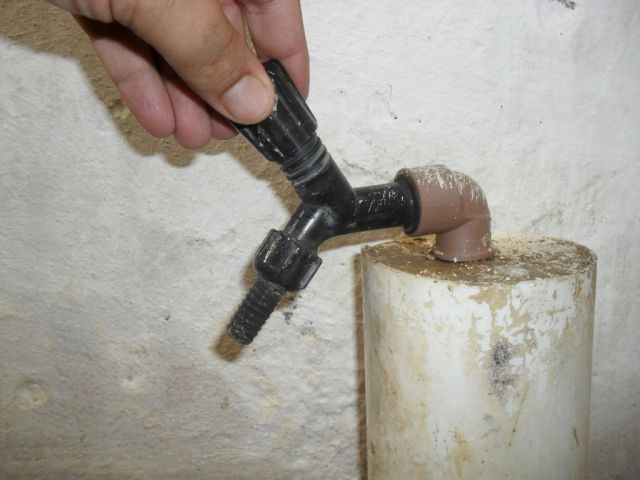 Em Manaus, moradores do Petropólis denunciam que estão sem água há sete dias