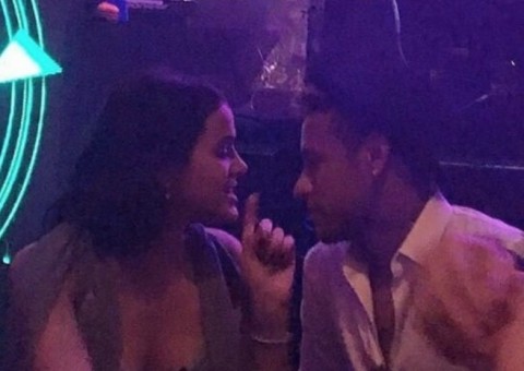 Bruna Marquezine e Neymar estão em São Paulo após revival em casamento