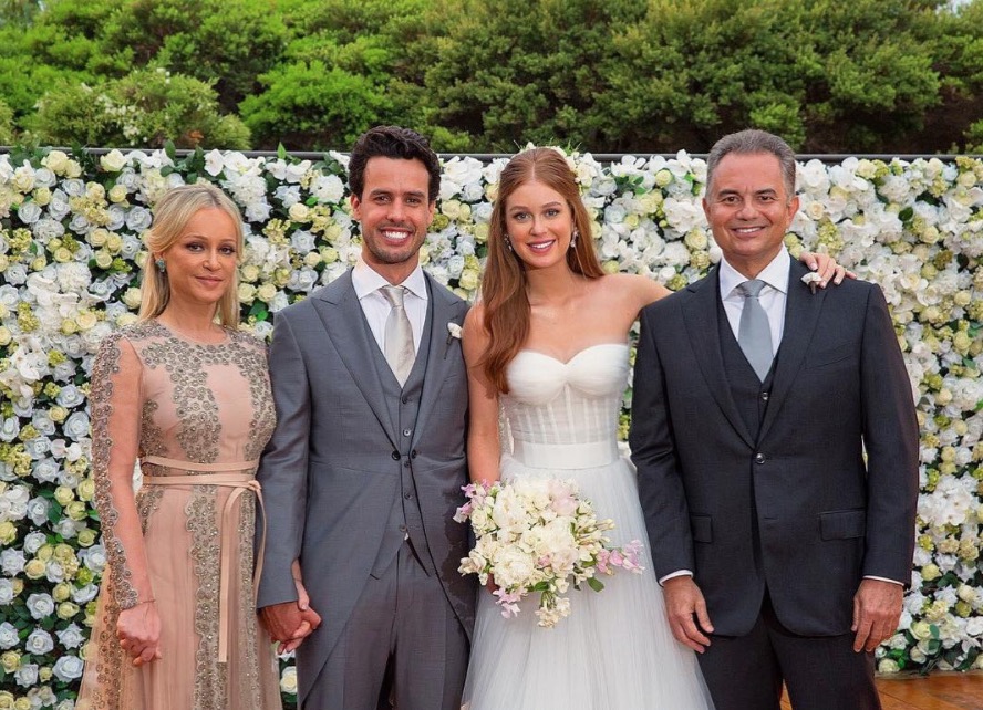 Marina Ruy Barbosa mostra novas fotos do casamento