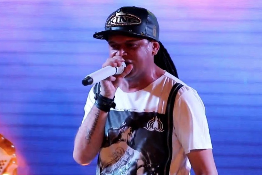  Véspera de feriado tem muito pé de serra no Buxixo