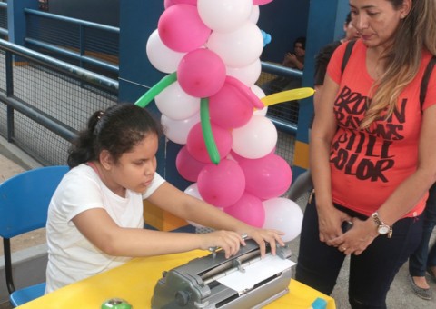Alunos com deficiência visual participam de mostra pedagógica em Manaus 
