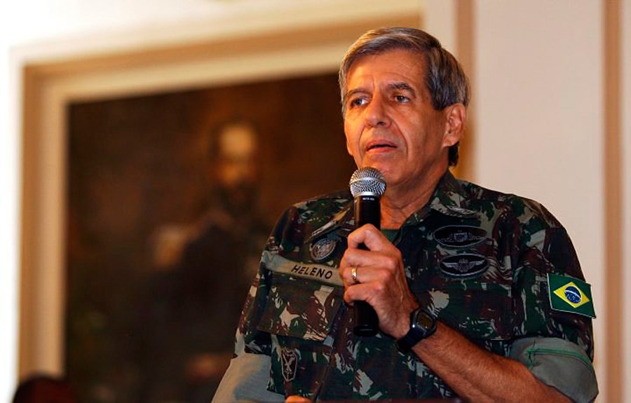 General Heleno pede para sair do COB