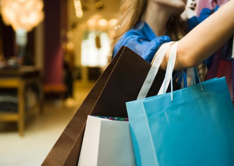 Mulheres são mais generosas do que homens, comprova estudo