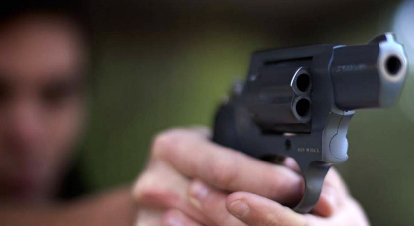 Adolescente é baleado por justiceiro misterioso enquanto fazia arrastões em Manaus