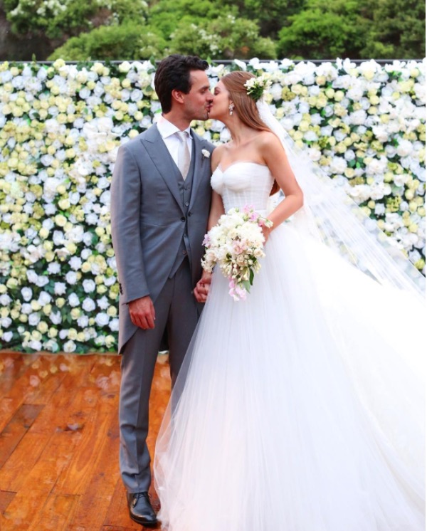 Marina Ruy Barbosa já estava casada no religioso com Xande. Veja vestido de noiva