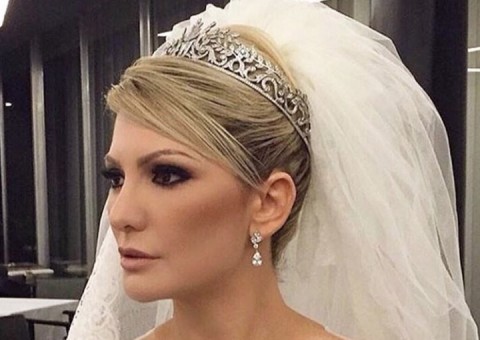 Antonia Fontenelle desabafa e lamenta casamento com Jonathan Costa 
