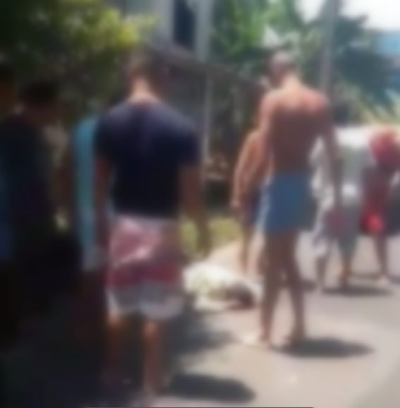 Suspeito de assaltar irmãs com arma de brinquedo é espancado por populares em Manaus