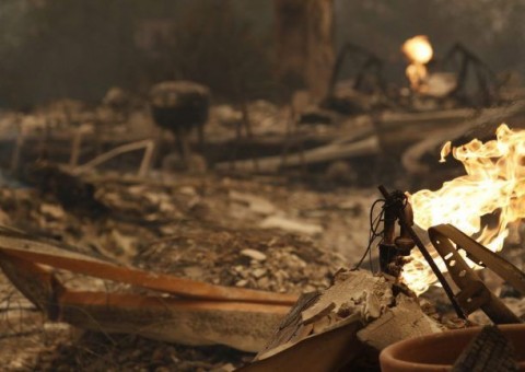 Número de mortos nos incêndios na Califórnia sobe para 31