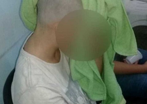 Inconformado com fim de namoro, homem raspa cabeça de ex e tenta estuprá-la