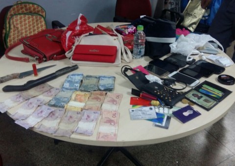 Em Manaus, grupo é preso após arrastão em ônibus