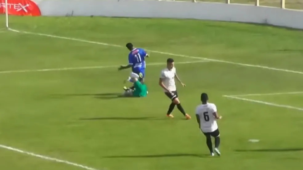 Goleiro nega manipulação e explica rescisão após falha bizarra