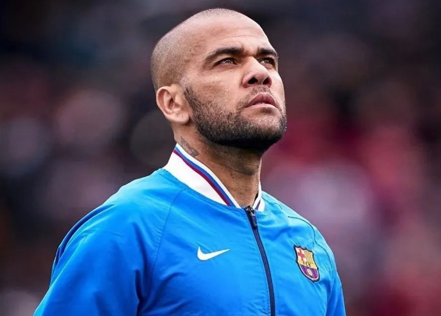 Tribunal de Barcelona encaminha Dani Alves a julgamento por agressão sexual