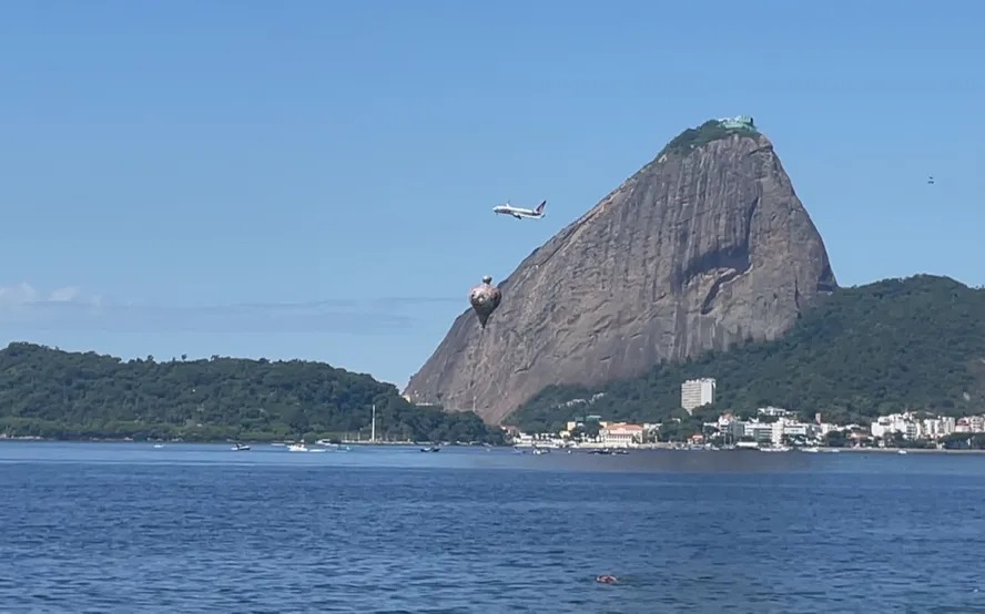 Balão entra na rota de avião que se preparava para pousar