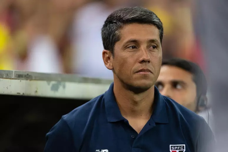 Vitória anuncia Thiago Carpini, ex-São Paulo, para sequência do Brasileiro