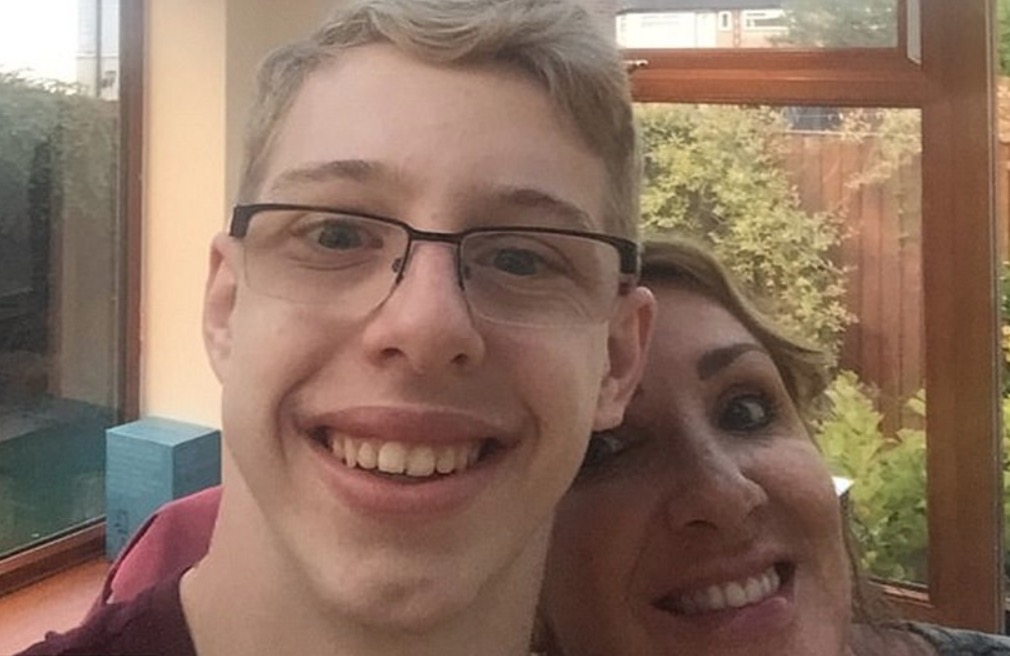 Mãe é agredida após tentar defender filho autista 