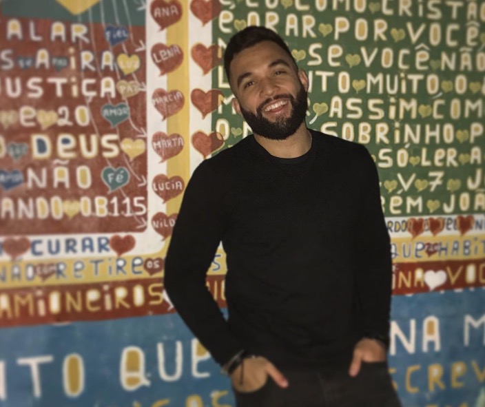 Ex de Fontenele, Jonathan Costa é agredido durante show e mostra tudo em vídeo