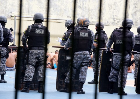 Seap inicia cronograma mensal de revistas completas em presídios do Amazonas