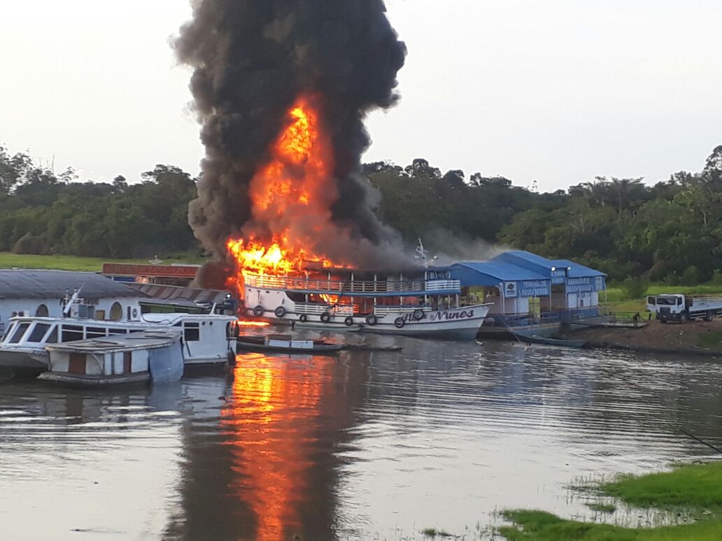 Explosão de embarcações deixa cinco pessoas gravemente feridas no Amazonas 