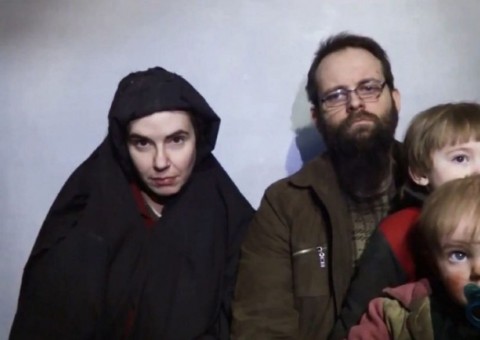 Ex-refém do Talibã conta que no cativeiro teve filha assassinada e esposa estuprada