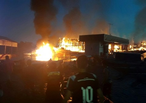 Vítima de explosão de barcos no Amazonas tem 80% do corpo queimado