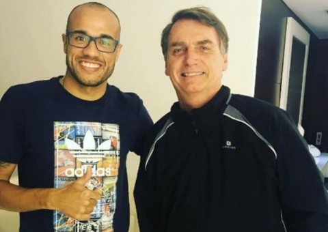 Roger posta foto com Bolsonaro e é atacado por seguidores na web