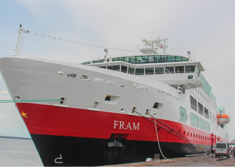 Mais de 100 turistas estrangeiros desembarcam em Manaus