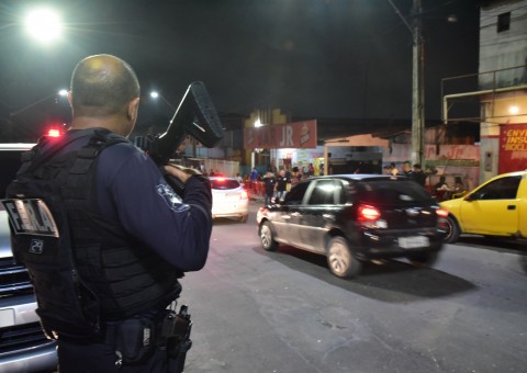 Sistema de Segurança fecha bares e apreende veículos durante operação na zona Norte de Manaus