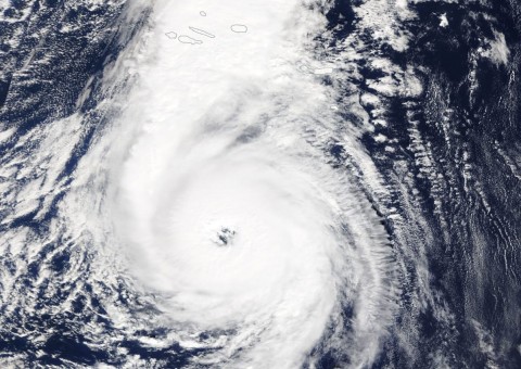 Irlanda e Reino Unido se preparam para impacto do furacão Ophelia