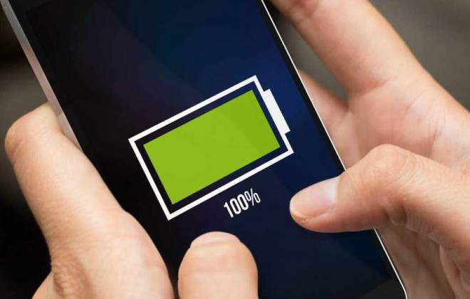 Bateria feita com asfalto pode carregar celulares com muito mais rapidez