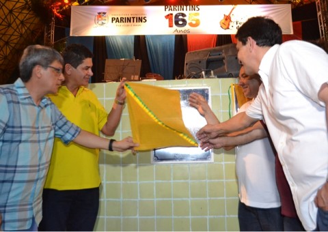 Praça do Cristo Redentor é reinaugurada com festa em Parintins