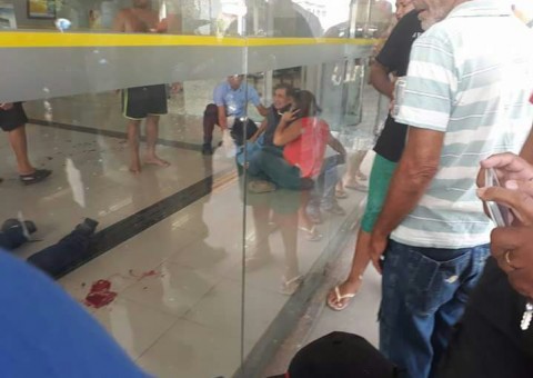 Assalto ao Banco do Brasil termina com dois baleados no Amazonas