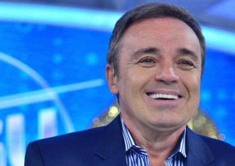 Após ser rejeitado no SBT, Gugu deve renovar com Record 