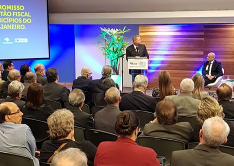 Assista a palestra completa de Arthur Virgílio na Firjan sobre gestão fiscal