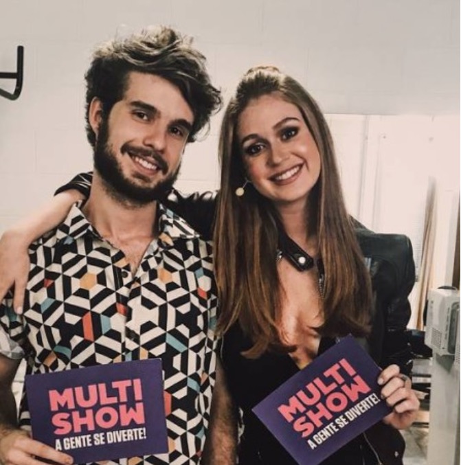 Marina Ruy Barbosa posa com ex-crush nos bastidores de programa